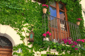 Гостиница Blue house terrace and balcony, Чефалу